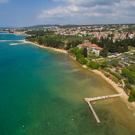 Kamp Karla & Bruno Hotel Свети свети Филип и Яков Екстериор снимка
