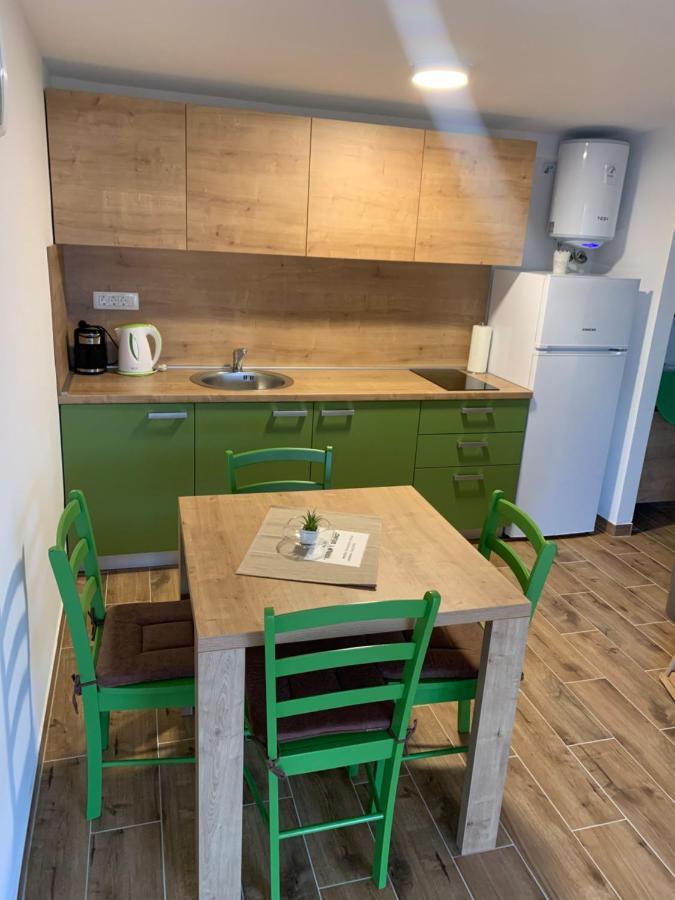 Kamp Karla & Bruno Hotel Свети свети Филип и Яков Екстериор снимка