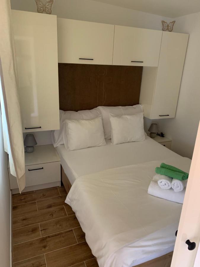 Kamp Karla & Bruno Hotel Свети свети Филип и Яков Екстериор снимка
