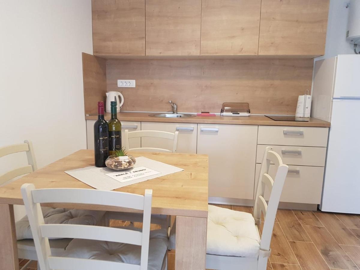 Kamp Karla & Bruno Hotel Свети свети Филип и Яков Екстериор снимка