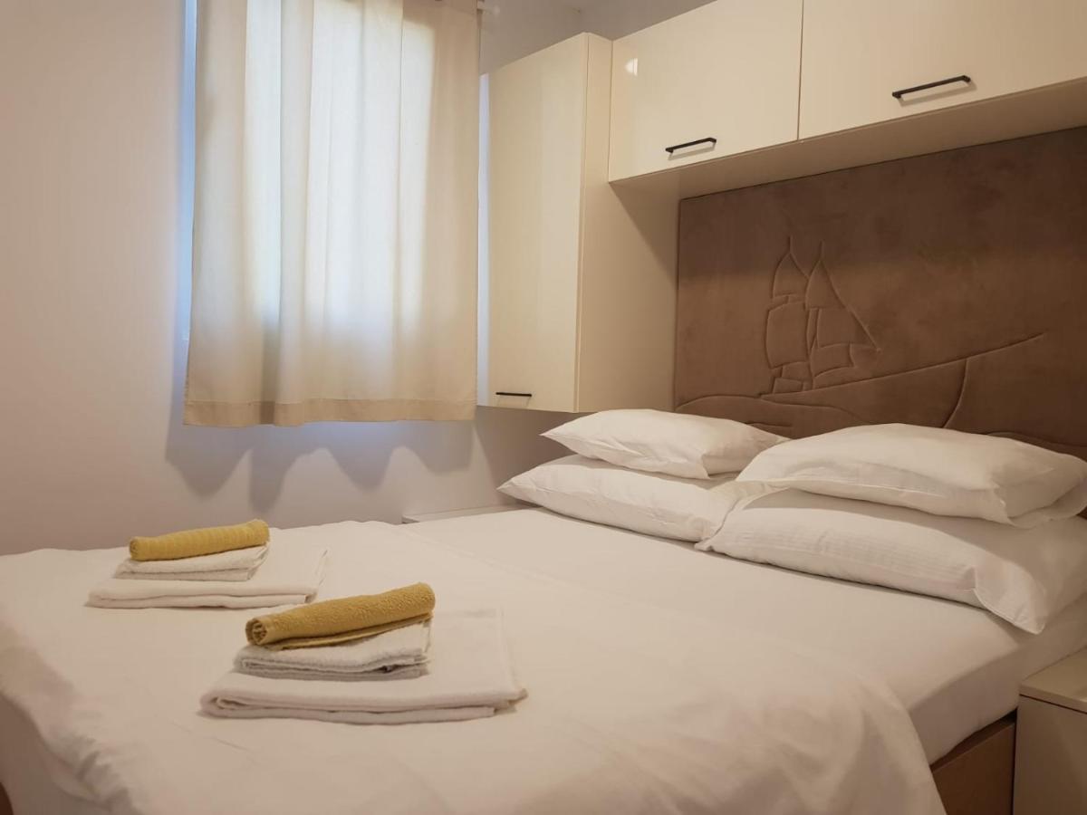 Kamp Karla & Bruno Hotel Свети свети Филип и Яков Екстериор снимка