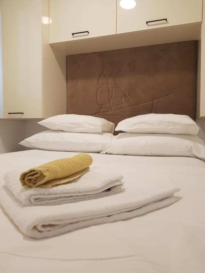 Kamp Karla & Bruno Hotel Свети свети Филип и Яков Екстериор снимка