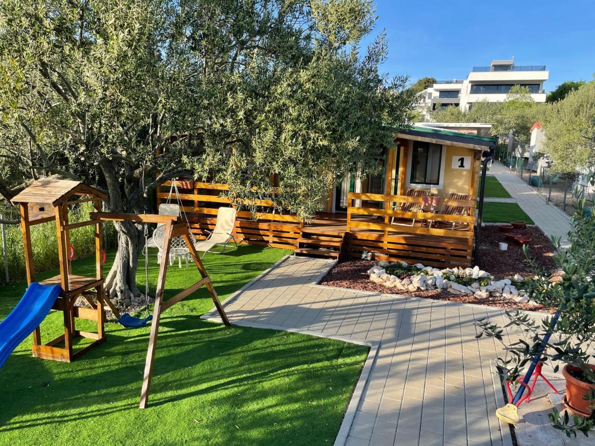 Kamp Karla & Bruno Hotel Свети свети Филип и Яков Екстериор снимка