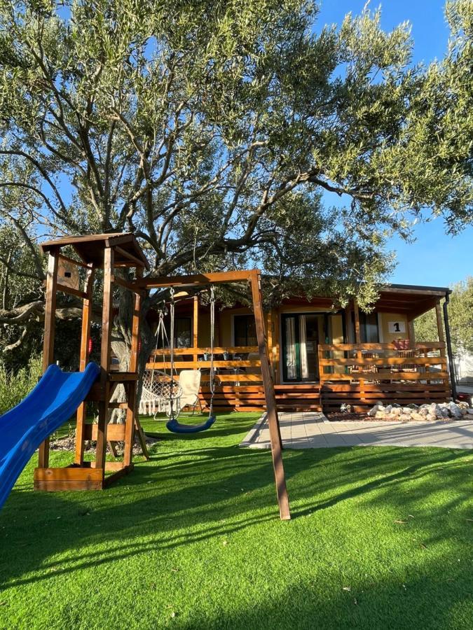 Kamp Karla & Bruno Hotel Свети свети Филип и Яков Екстериор снимка