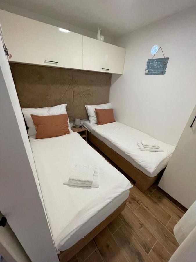 Kamp Karla & Bruno Hotel Свети свети Филип и Яков Екстериор снимка