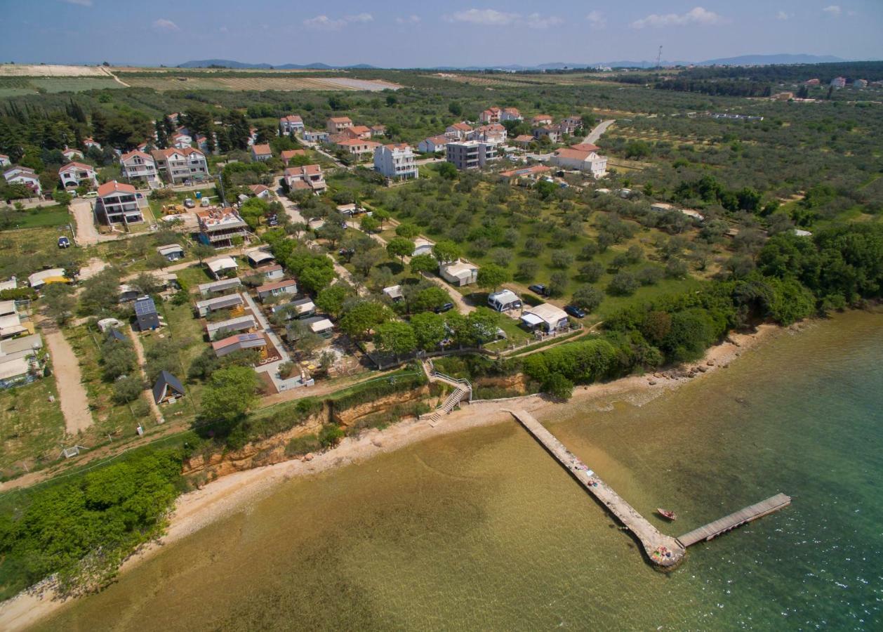 Kamp Karla & Bruno Hotel Свети свети Филип и Яков Екстериор снимка